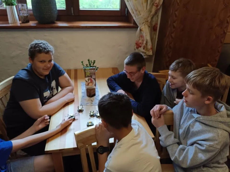 Trzy Korony, sto uśmiechów – Pieniny zdobyte przez klasy 6c i 7a!  — zdjęcie 8