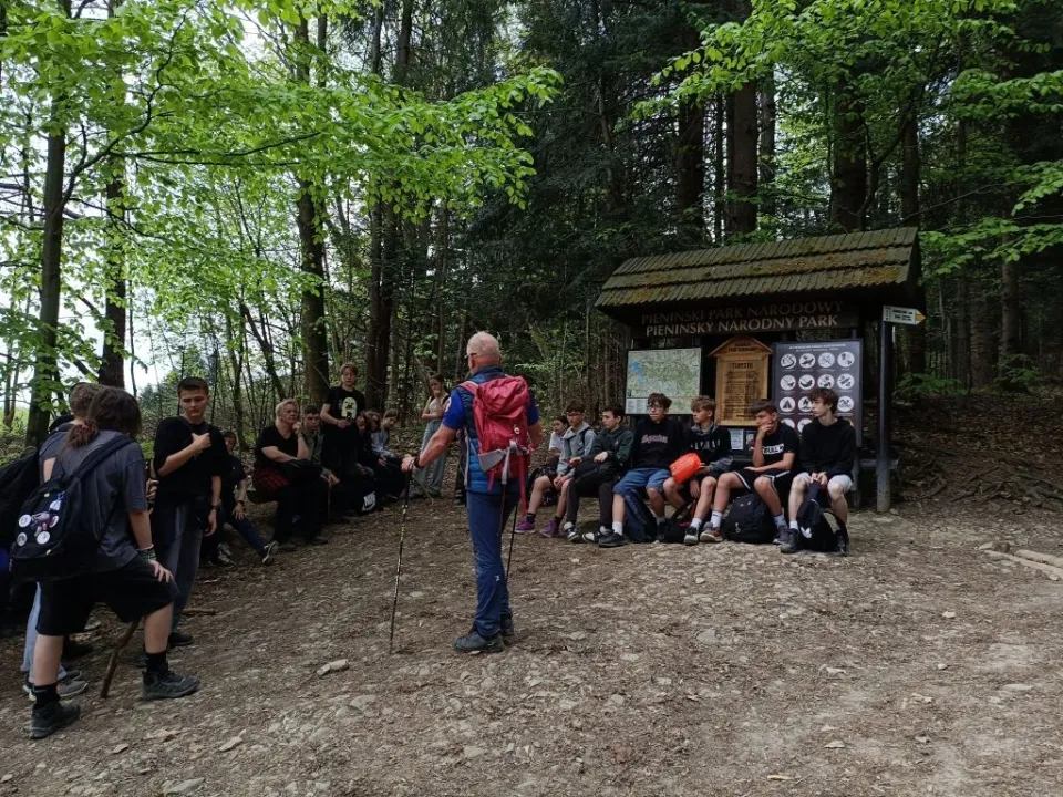 Trzy Korony, sto uśmiechów – Pieniny zdobyte przez klasy 6c i 7a!  — zdjęcie 10