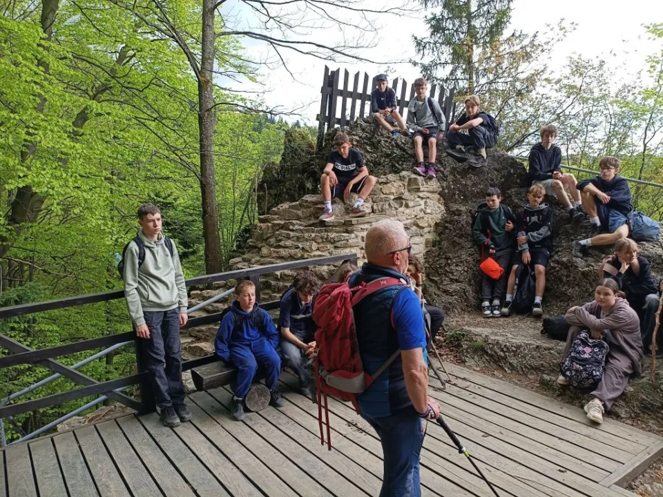 Trzy Korony, sto uśmiechów – Pieniny zdobyte przez klasy 6c i 7a!  — zdjęcie 11