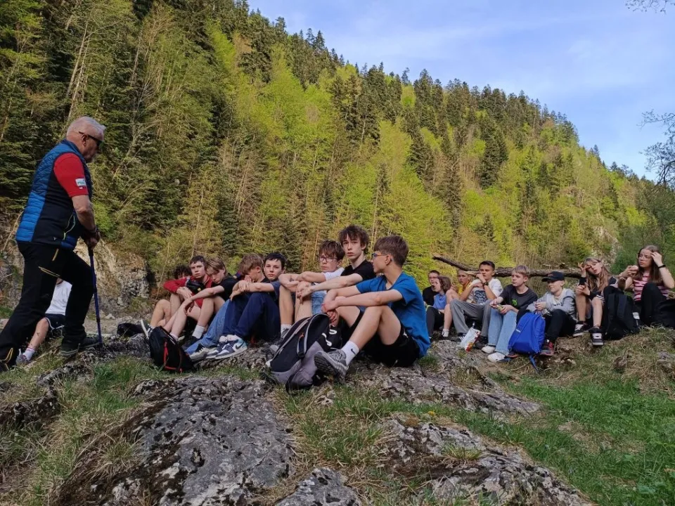 Trzy Korony, sto uśmiechów – Pieniny zdobyte przez klasy 6c i 7a!  — zdjęcie 15
