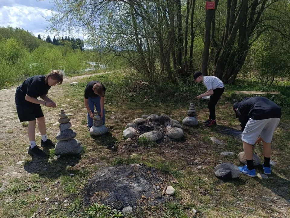 Trzy Korony, sto uśmiechów – Pieniny zdobyte przez klasy 6c i 7a!  — zdjęcie 22