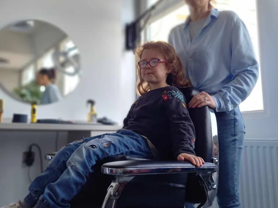Delfiny poznają zawody, czyli wizyta w salonie barberskim — zdjęcie 9