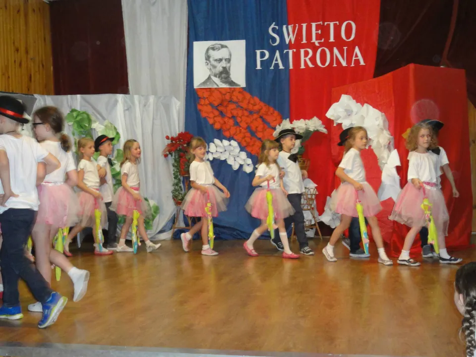 Święto Patrona- taneczny występ Świetliczaków — zdjęcie 2