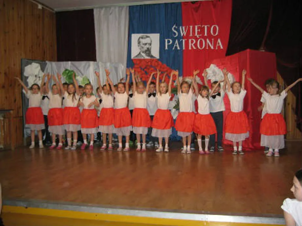 Święto Patrona- taneczny występ Świetliczaków — zdjęcie 20
