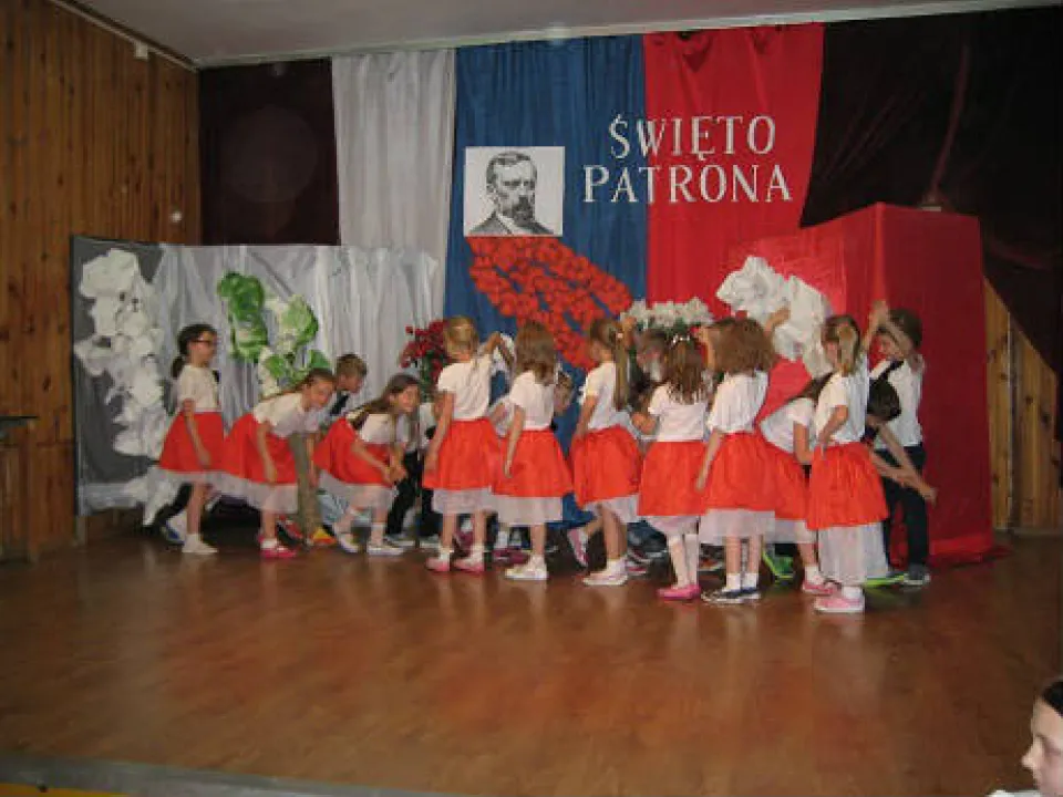 Święto Patrona- taneczny występ Świetliczaków — zdjęcie 21