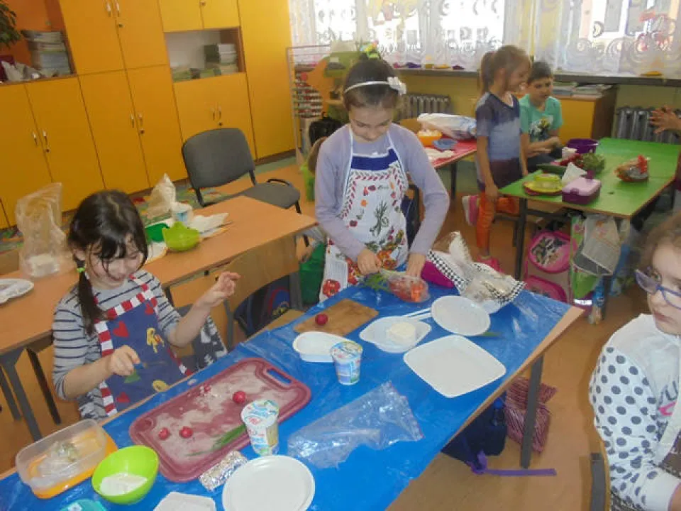 "Zdrowe - nietrudne" - program edukacyjny w klasie II A — zdjęcie 2