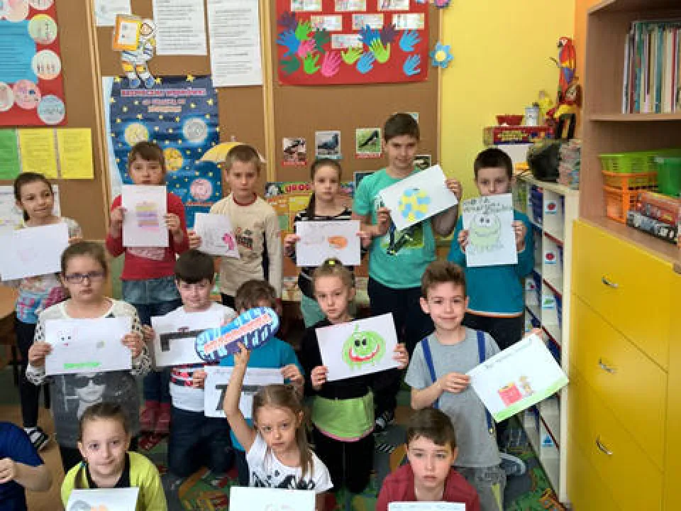 "Bezpieczne wędrówki od grosika do złotówki" w klasie II A — zdjęcie 7