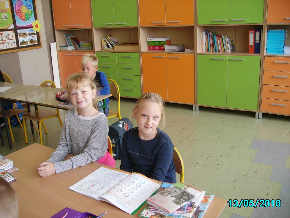 Klasa IIIc wita w nowym roku szkolnym. — zdjęcie 5