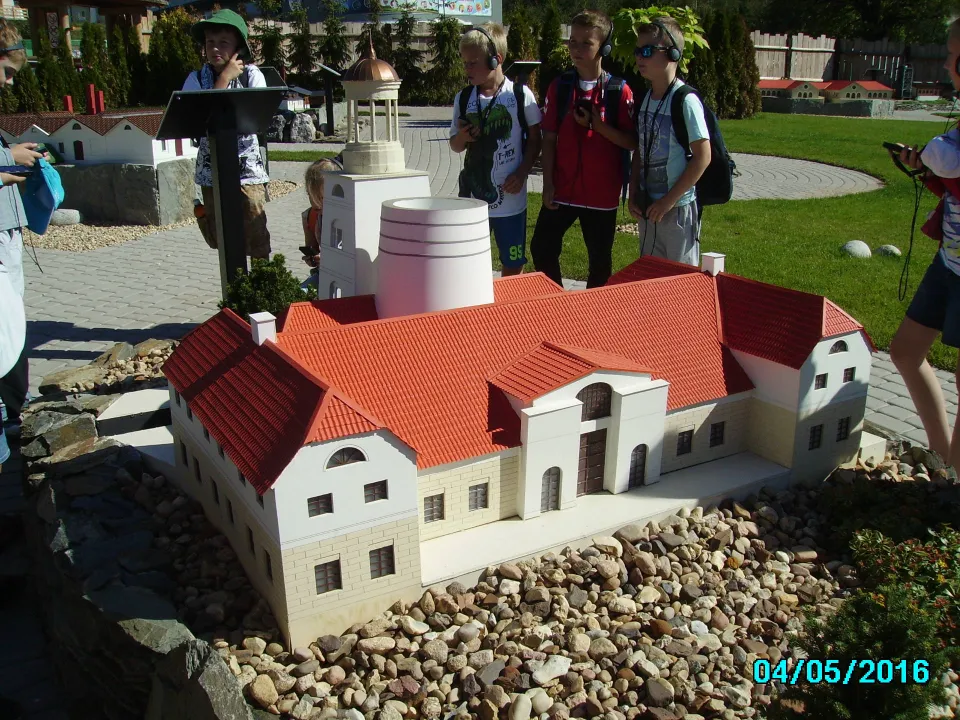 Klasa III C na wycieczce w Zagnańsku, w Kompleksie „Świętokrzyska Polana”. — zdjęcie 14