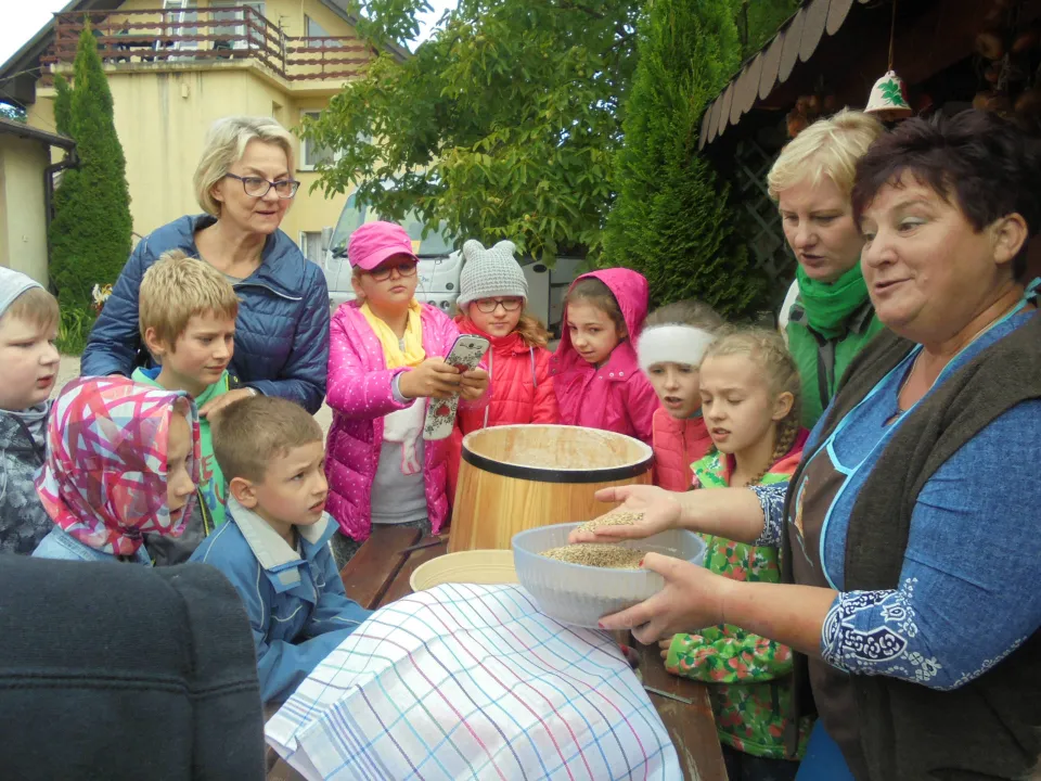WYCIECZKA KL. IIIA DO GOSPODARSTWA AGROTURYSTYCZNEGO — zdjęcie 1