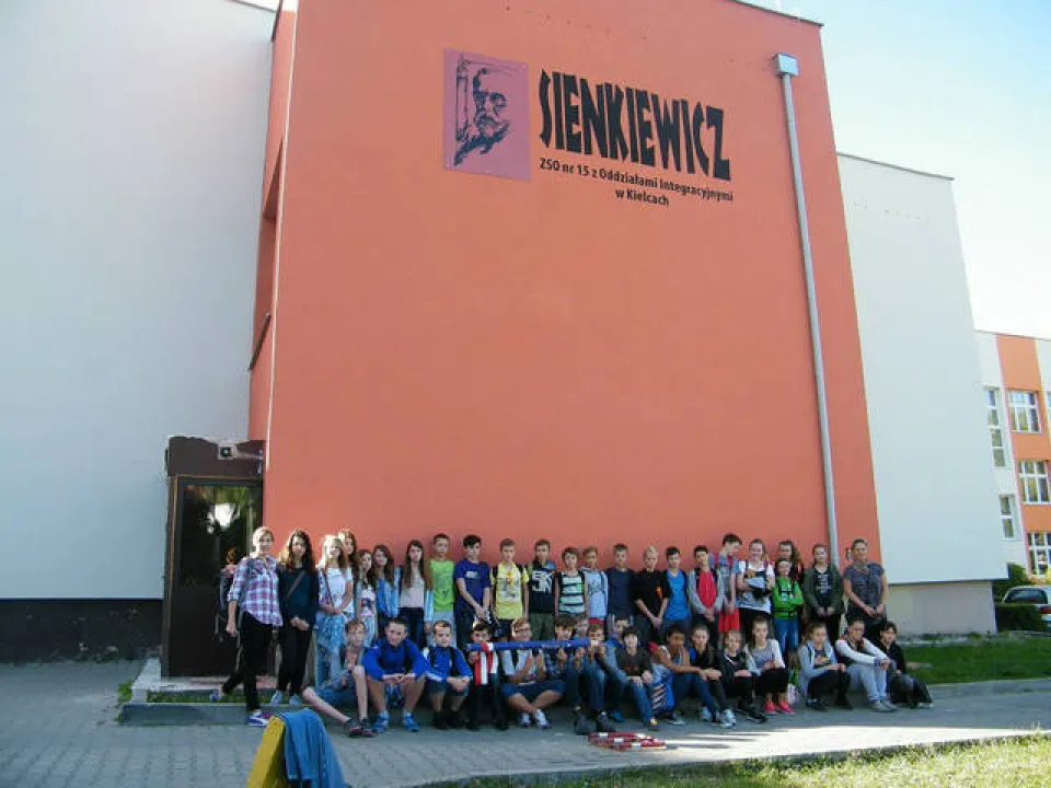 Ślubowanie klas 1 gim — zdjęcie 1
