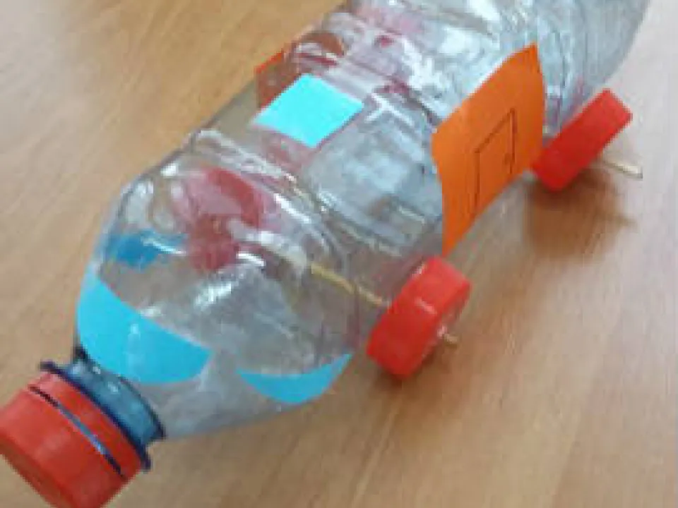 Recyklingowe zabawki na technice — zdjęcie 21