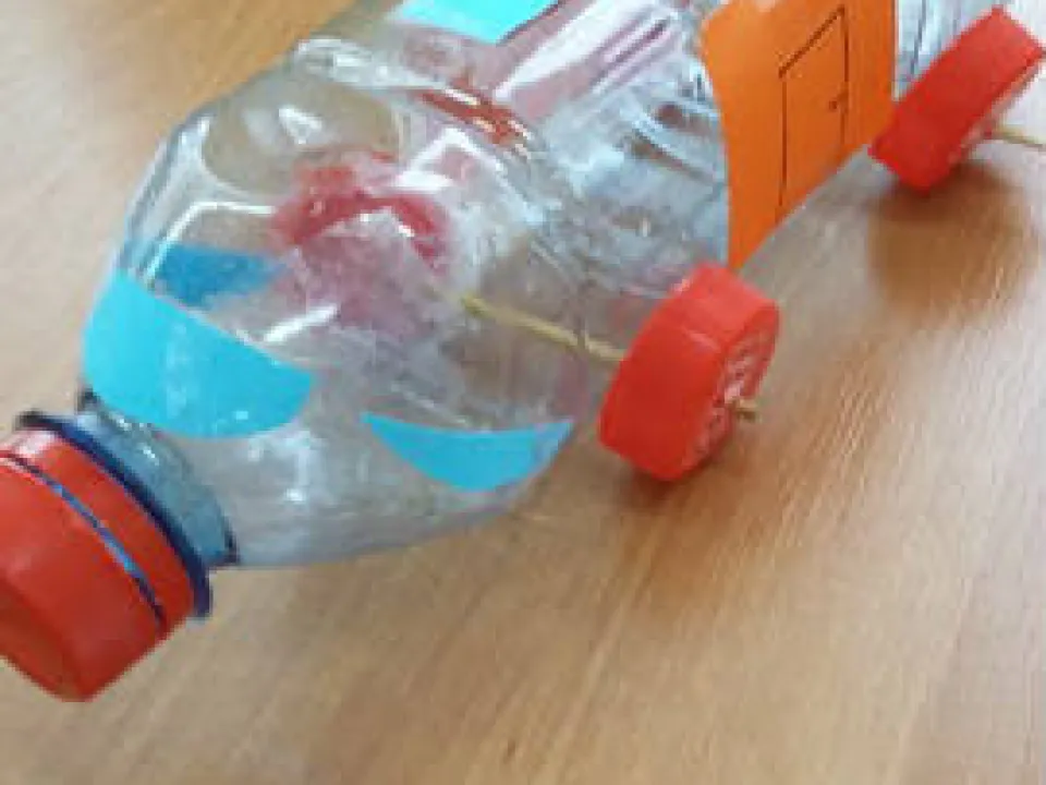 Recyklingowe zabawki na technice — zdjęcie 22