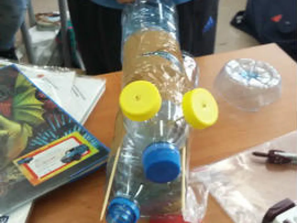 Recyklingowe zabawki na technice — zdjęcie 35