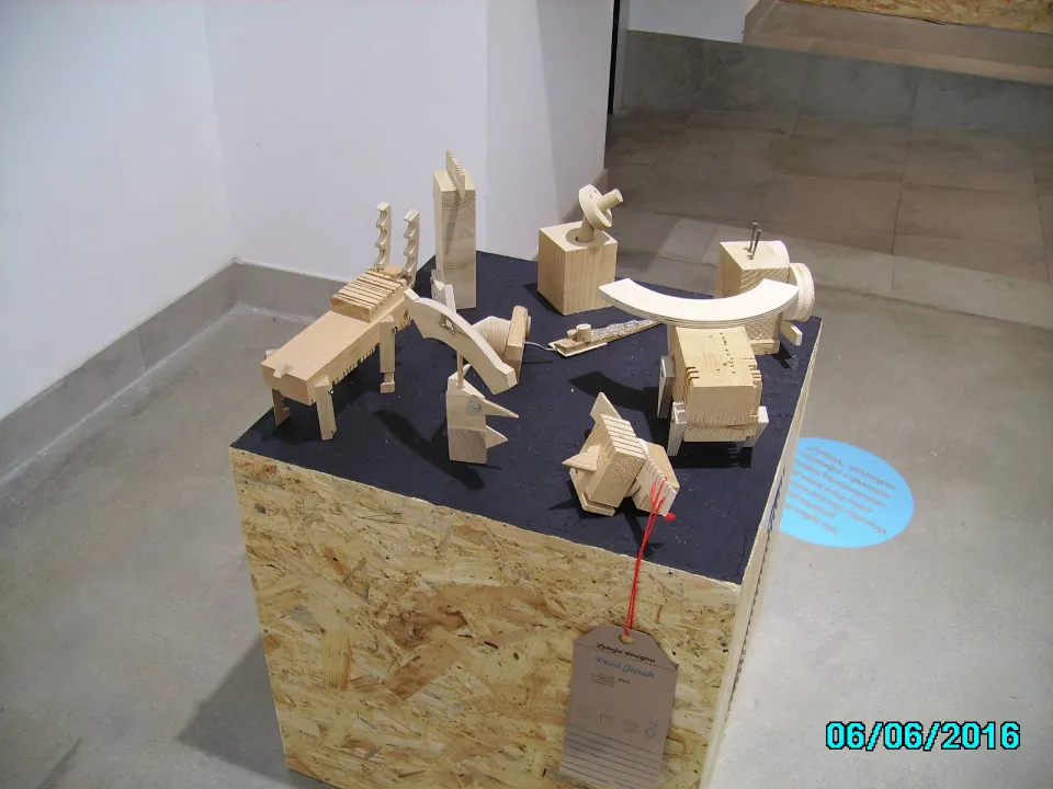 Klasa III C na “Lekcji Desingu” w Institute of Desigin w Kielcach — zdjęcie 3
