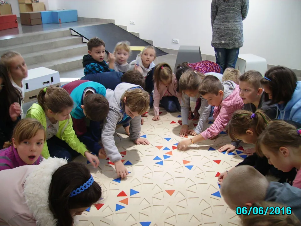 Klasa III C na “Lekcji Desingu” w Institute of Desigin w Kielcach — zdjęcie 5