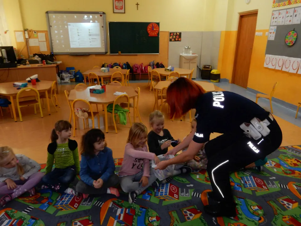 Spotkanie z policjantką w klasie Oa. — zdjęcie 14