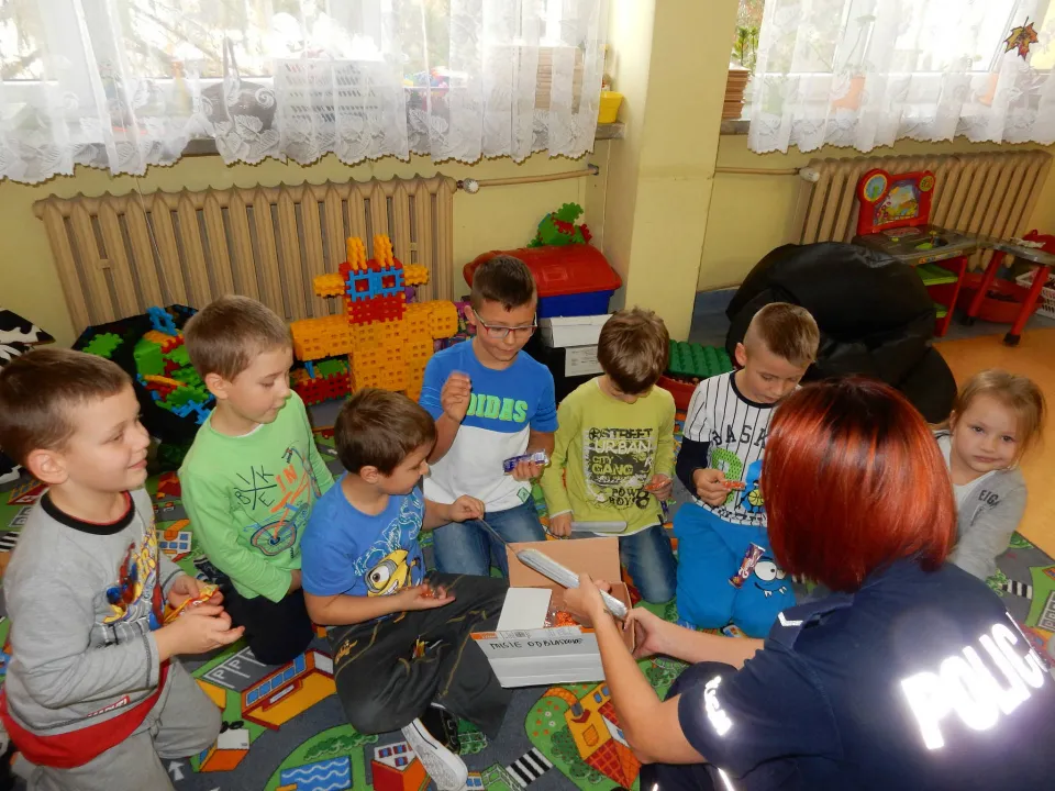 Spotkanie z policjantką w klasie Oa. — zdjęcie 17