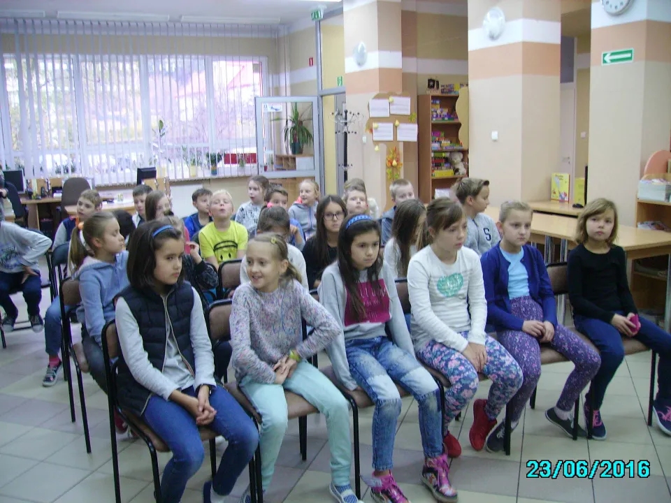 Klasa III C w bibliotece osiedlowej — zdjęcie 3