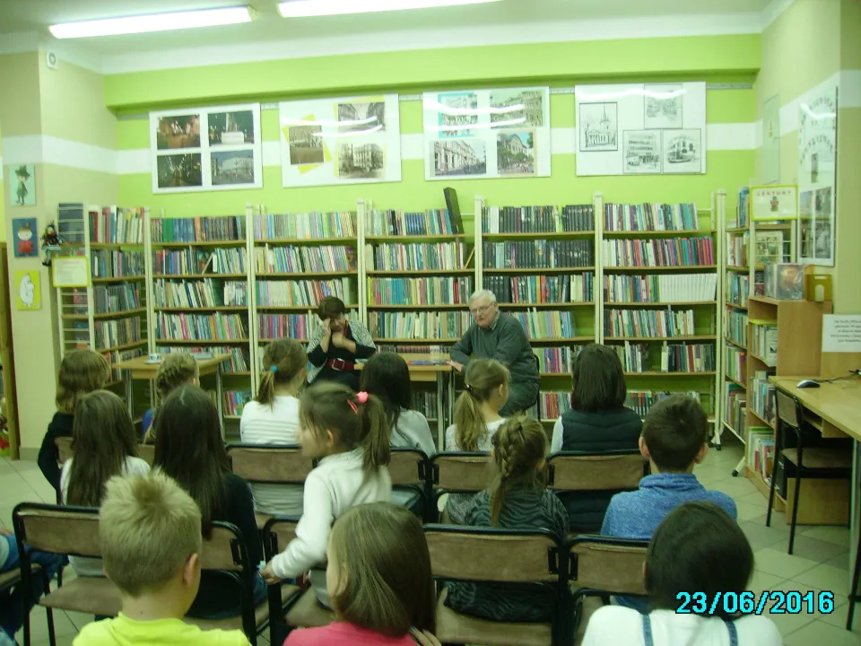 Klasa III C w bibliotece osiedlowej — zdjęcie 4