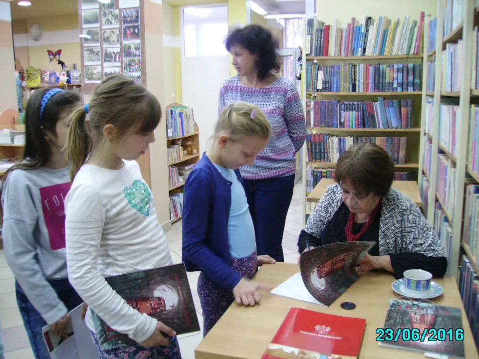 Klasa III C w bibliotece osiedlowej — zdjęcie 11