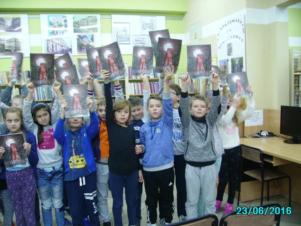 Klasa III C w bibliotece osiedlowej — zdjęcie 17
