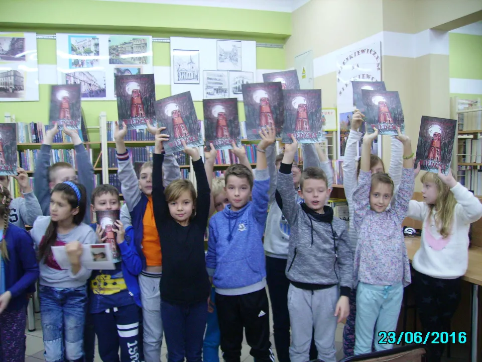 Klasa III C w bibliotece osiedlowej — zdjęcie 20