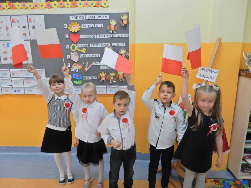 Klasa 0a w konkursie pieśni patriotycznej — zdjęcie 2