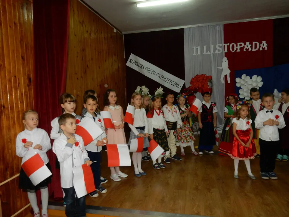 Klasa 0a w konkursie pieśni patriotycznej — zdjęcie 4
