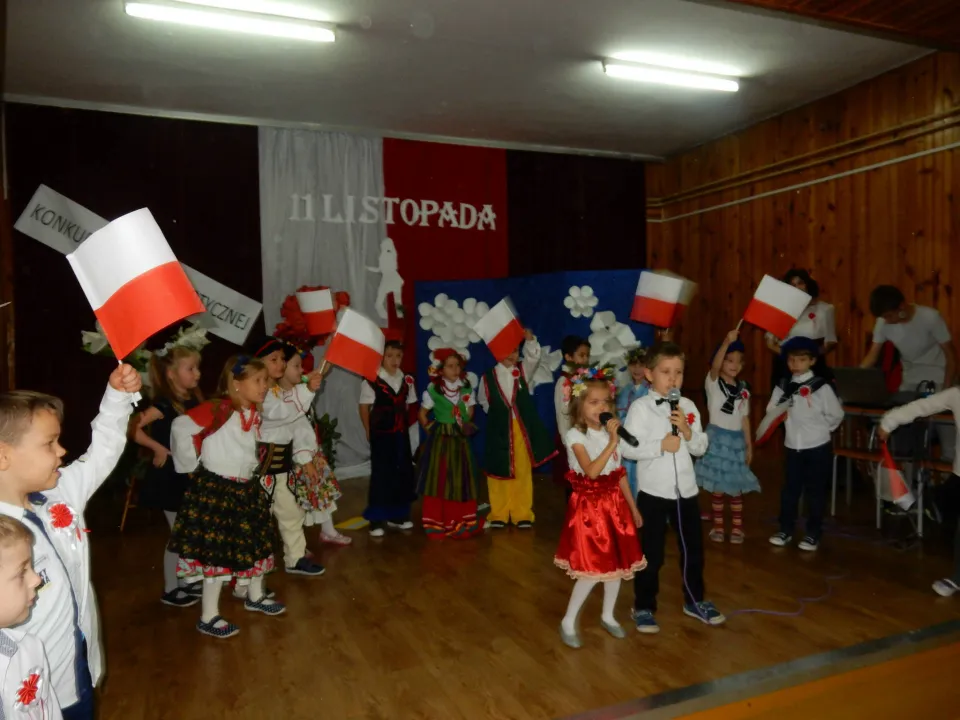Klasa 0a w konkursie pieśni patriotycznej — zdjęcie 7