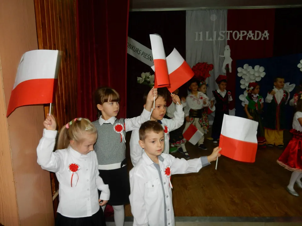 Klasa 0a w konkursie pieśni patriotycznej — zdjęcie 8