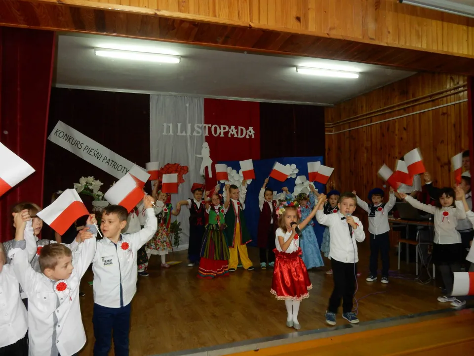 Klasa 0a w konkursie pieśni patriotycznej — zdjęcie 14