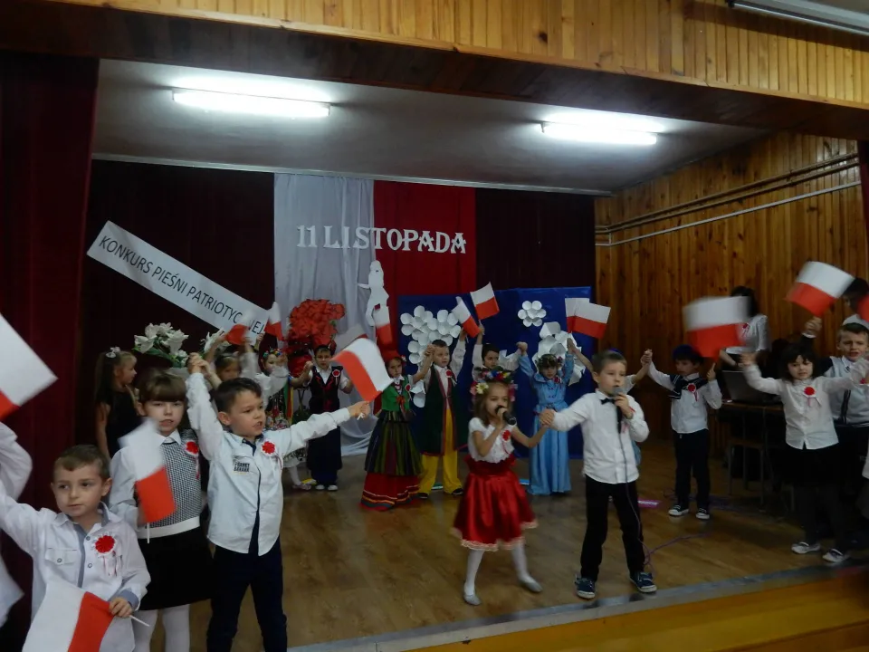 Klasa 0a w konkursie pieśni patriotycznej — zdjęcie 15