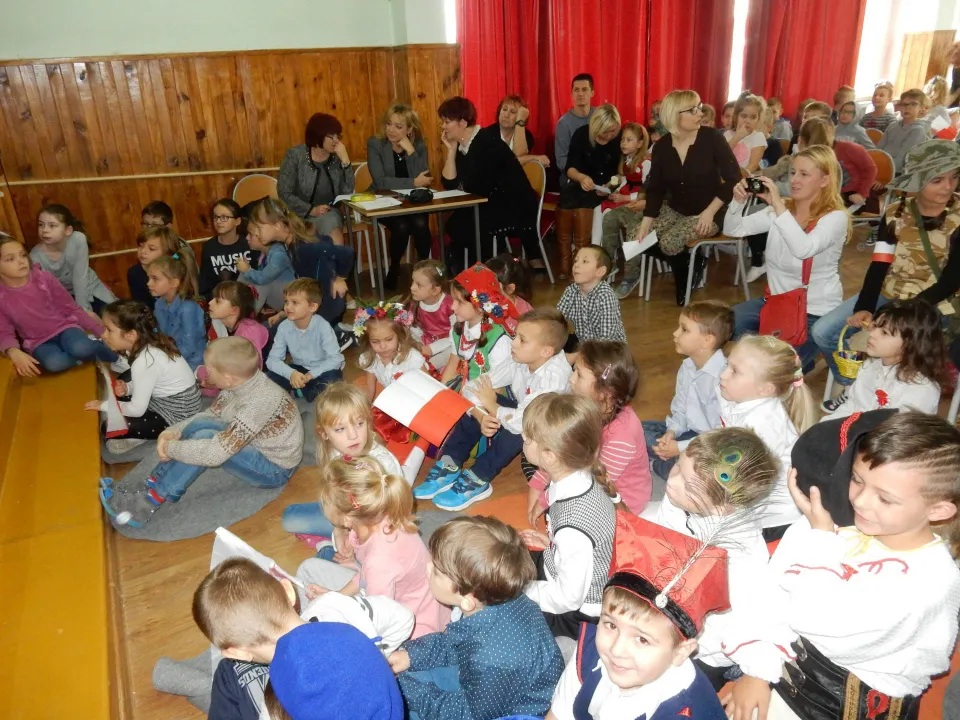 Klasa 0a w konkursie pieśni patriotycznej — zdjęcie 17
