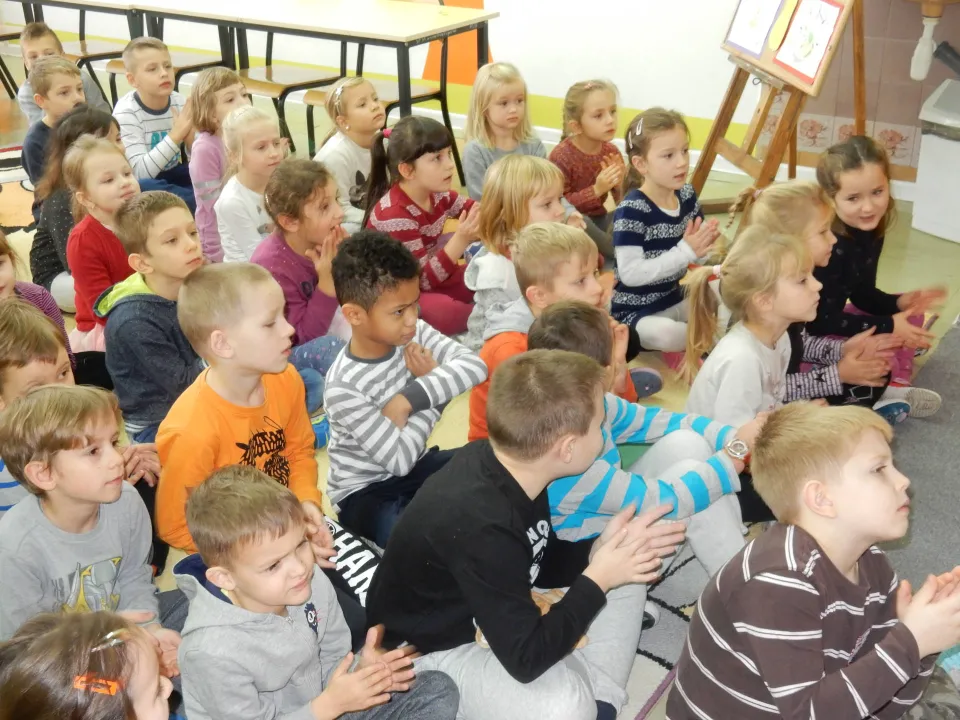 Przedstawienie świetliczaków — zdjęcie 13