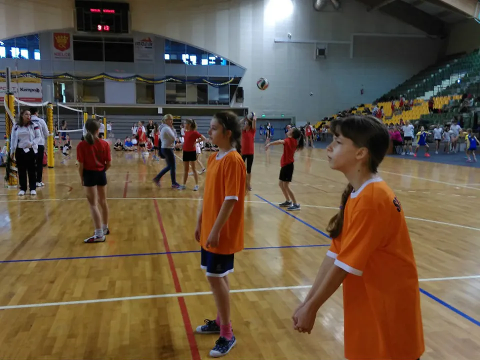Minisiatkówka dziewcząt — zdjęcie 4