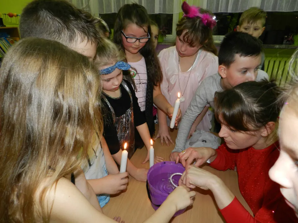 Dyskoteka Andrzejkowa w IIID — zdjęcie 8