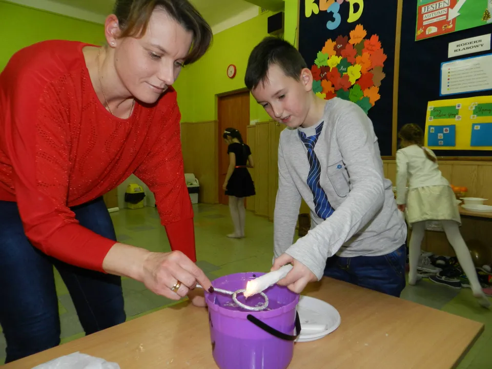 Dyskoteka Andrzejkowa w IIID — zdjęcie 17