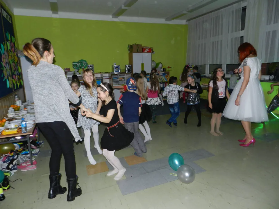 Dyskoteka Andrzejkowa w IIID — zdjęcie 18