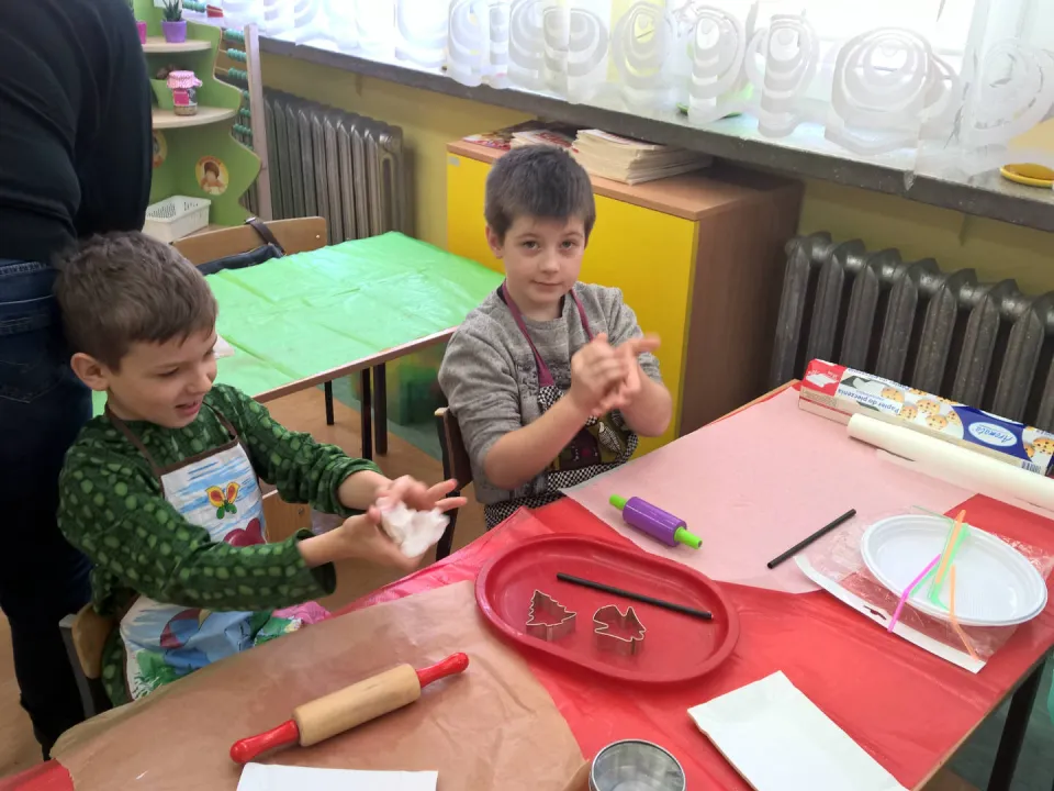 Zajęcia plastyczne z rodzicami w klasie III A — zdjęcie 6
