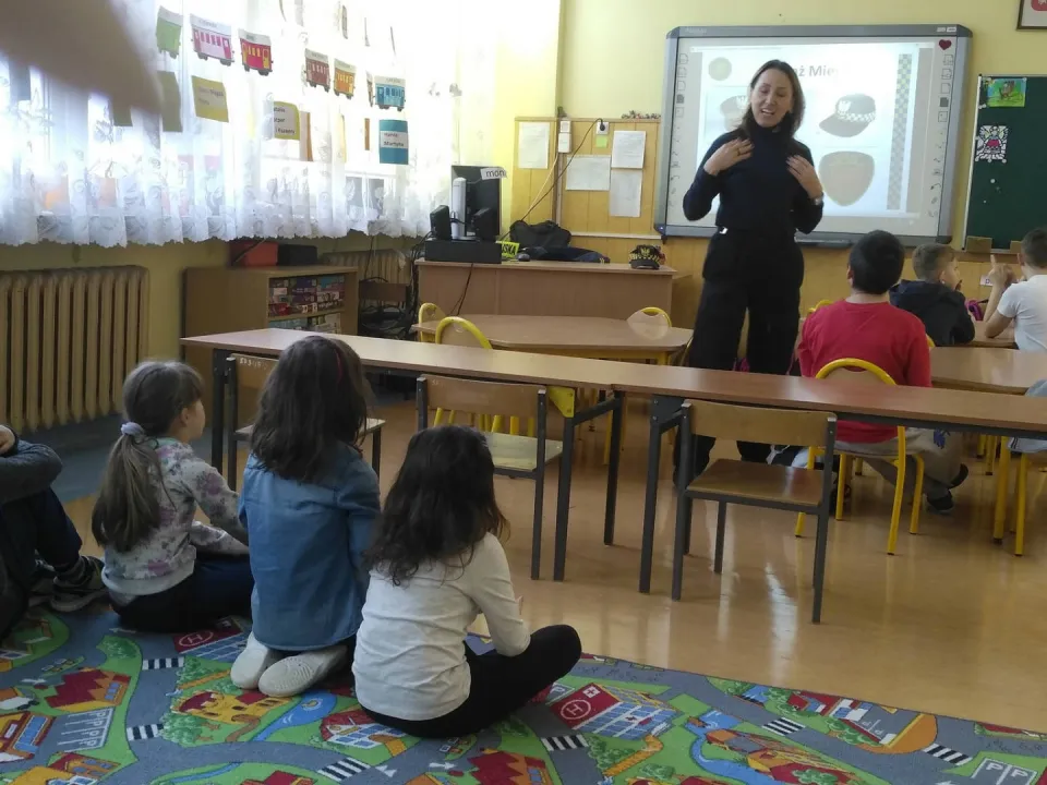 Spotkanie ze Strażą Miejską w 0a — zdjęcie 3