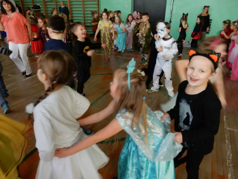 Bal karnawałowy w 0a — zdjęcie 12