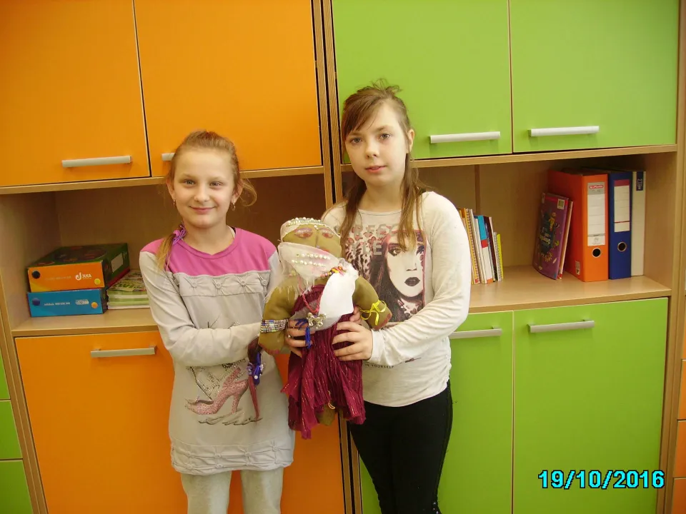 Projekt „Wszystkie Kolory Świata” w klasie IIIC. — zdjęcie 3