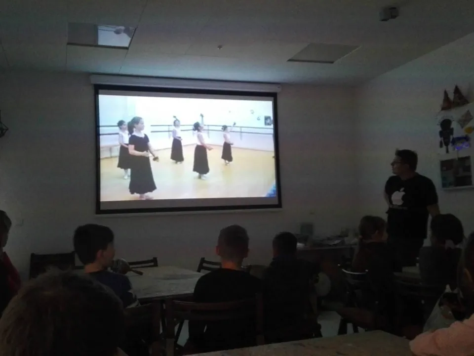 Warsztaty "Kolory Świata" z klasa IIId — zdjęcie 4
