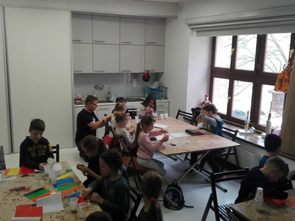 Warsztaty "Kolory Świata" z klasa IIId — zdjęcie 15