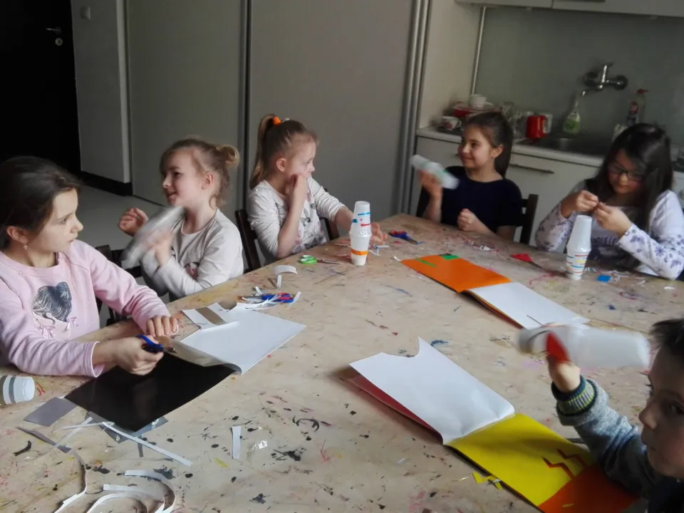 Warsztaty "Kolory Świata" z klasa IIId — zdjęcie 18