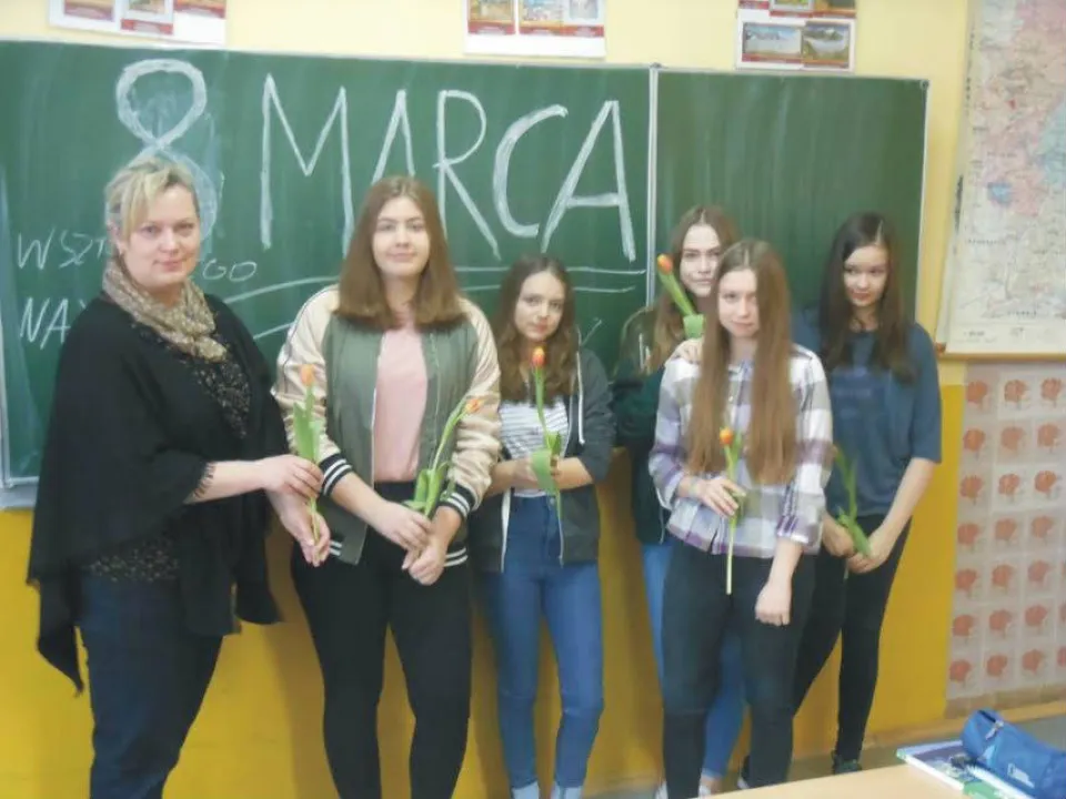 Dzien Kobiet w kl. 2 — zdjęcie 3
