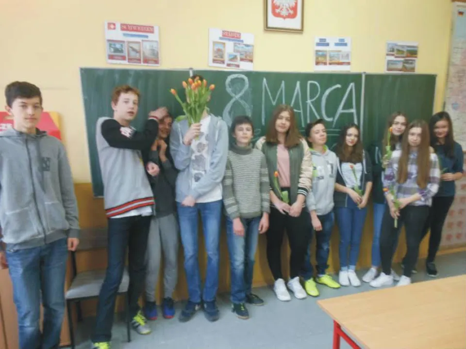 Dzien Kobiet w kl. 2 — zdjęcie 4