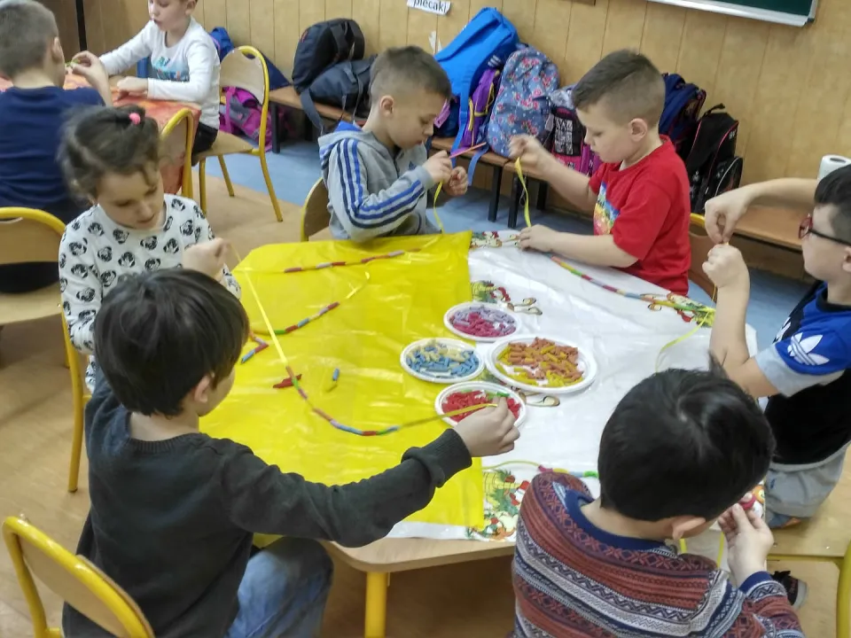 Przygotowania do Dnia Kobiet w 0a — zdjęcie 11