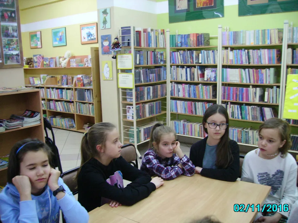 Tydzień Kultury Języka z klasą III C w Miejskiej Bibliotece Publicznej, Filia nr 2 w Kielcach. — zdjęcie 2